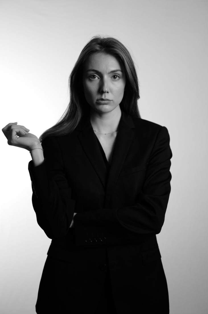 Portrait blazer noir et blanc de Camille TONON